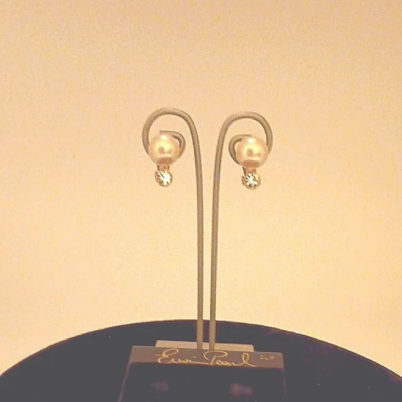 Vintage ErwinPearl faux pearl and Crystal Stud Clip- on Gold-toned Earrings - Picture 2 of 9